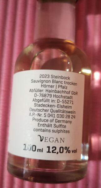 File:20241201SteinbockSauvignonBlanc2023HörnerBack.jpg