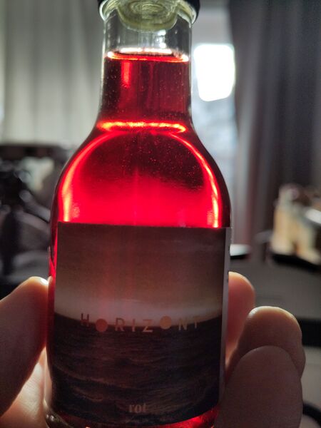 File:20251212Horizont Rot2024HorizontWeineBacklit.jpg