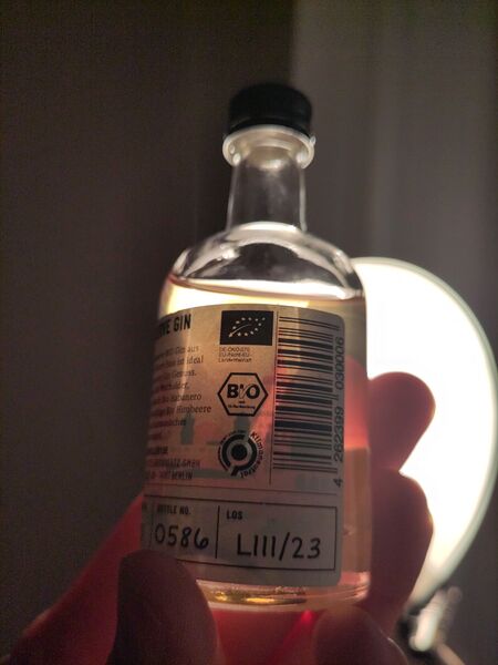 File:20231225ReserveGinBerlinDistilleryBacklitBack2.jpg