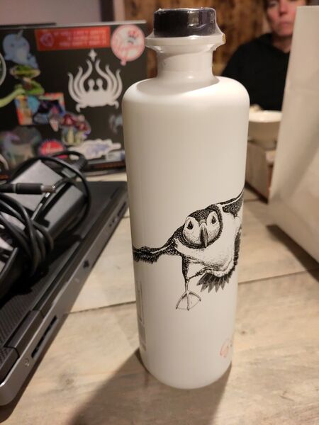 File:20241014PuffinOrangePuffin DistillerySide4.jpg