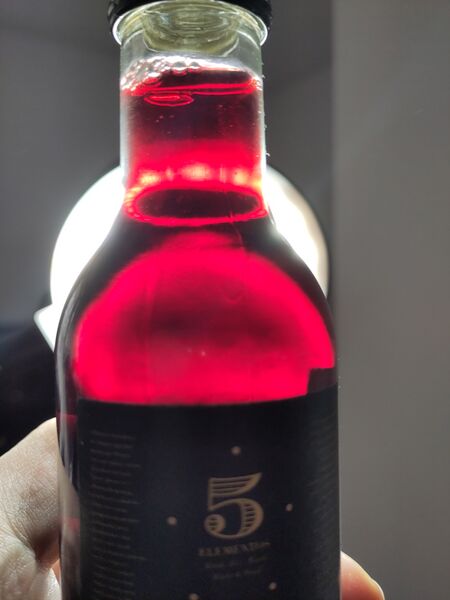 File:20251210 5ElementosTinto2023CasaRelvasBacklit.jpg