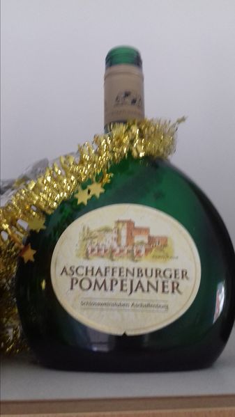File:AschaffenburgerPompejanerNoVintageSchlossweinstubenAschallenburg.jpg