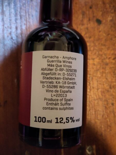 File:20221207GuerrillaWineLaResistanciaEsInútilGarnachaAmphoreBack.jpg