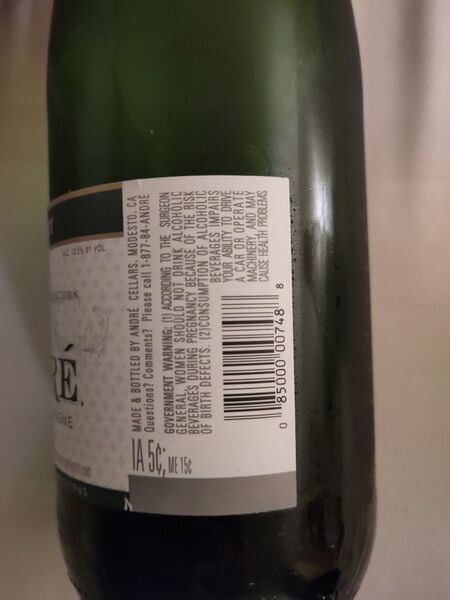 File:20240529AndréNoVintageCaliforniaChampagneSide.jpg
