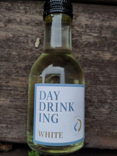 File:20251209Daydrinking White2024HörnerFront.jpg
