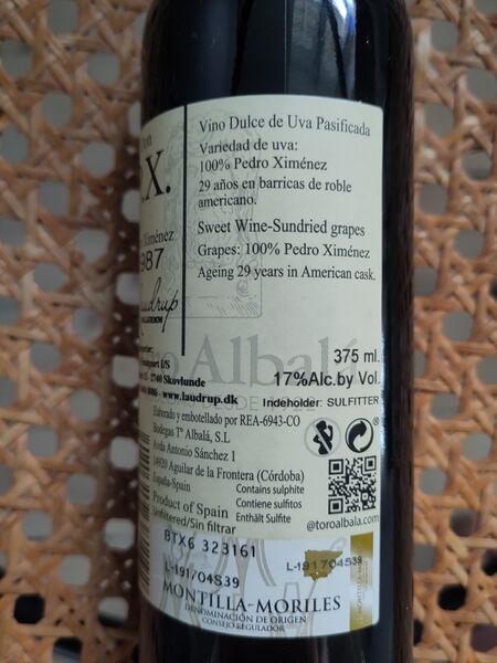 File:20260604PedroXiménez1987BodegasToroAlbaláBack2.jpg