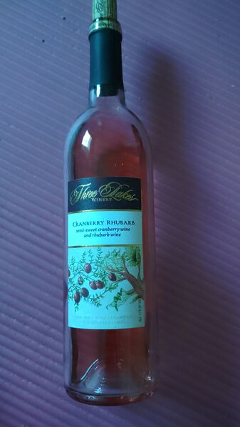 File:20211220ThreeLakesCranberryRhubarbFront.jpg