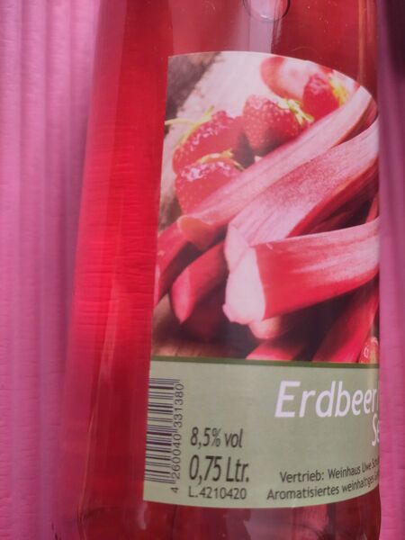 File:20230623ErdbeerRhabarberSeccoWeinhausUweSchusterSide.jpg