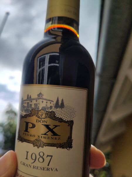 File:20260604PedroXiménez1987BodegasToroAlbaláBacklit1.jpg