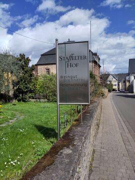 Sign on approach