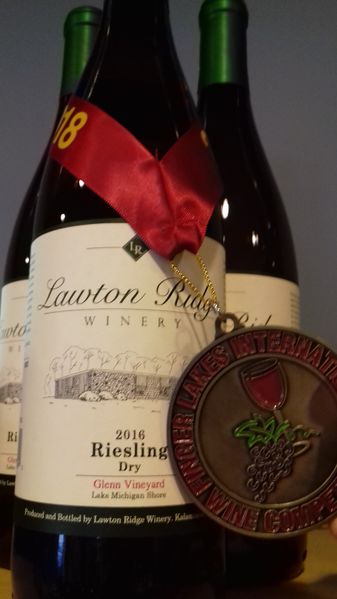 File:LawtonRidgeRiesling2016Front.jpg