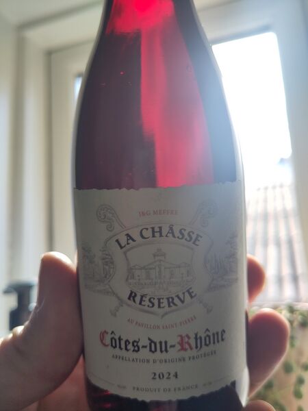 File:20260530Côtes-du-RhôneRed2024LaChâsseBacklit.jpg
