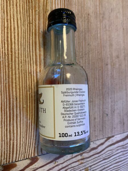 File:20230105SpaetburgunderBottleBack2.jpeg