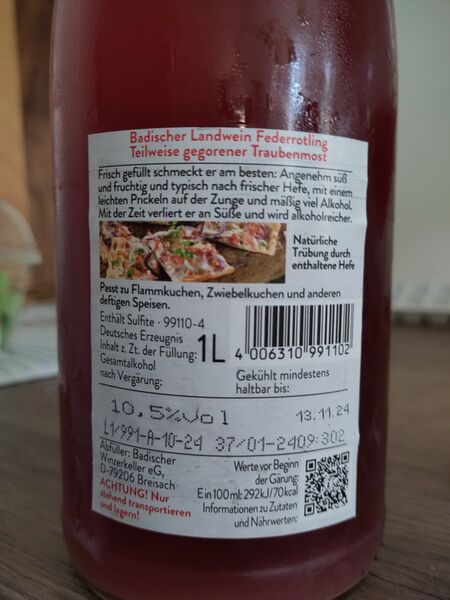 File:20240928DieSonnenwinzerBadischerLandweinFederrotlingNoVintageBadischerWinzerkellerBack.jpg