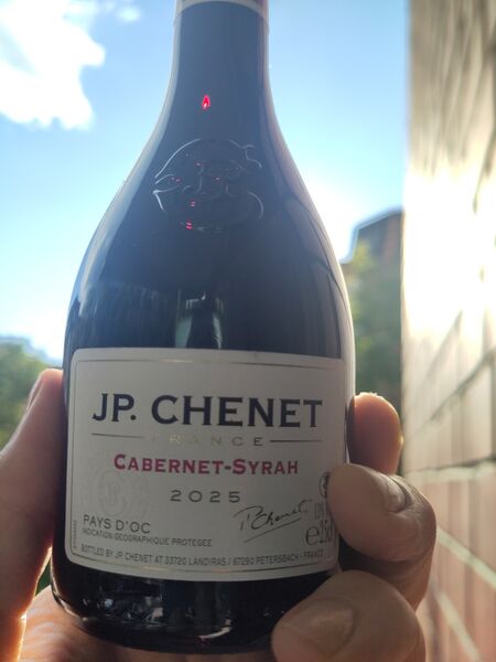 File:20260828CabernetSyrah2025JpChenetBacklit.jpg