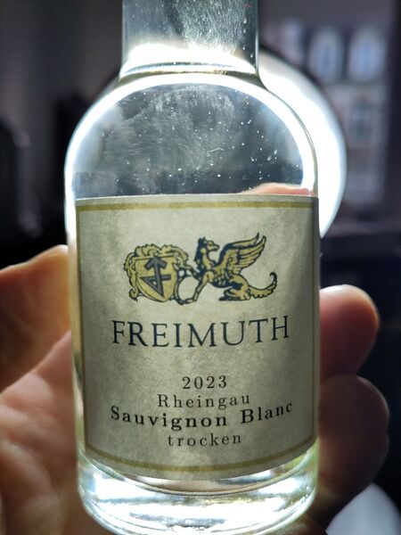 File:20241213SauvignonBlanc2023FreimuthBacklit.jpg