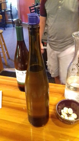 File:LawtonRidgeSparklingRiesling.jpg