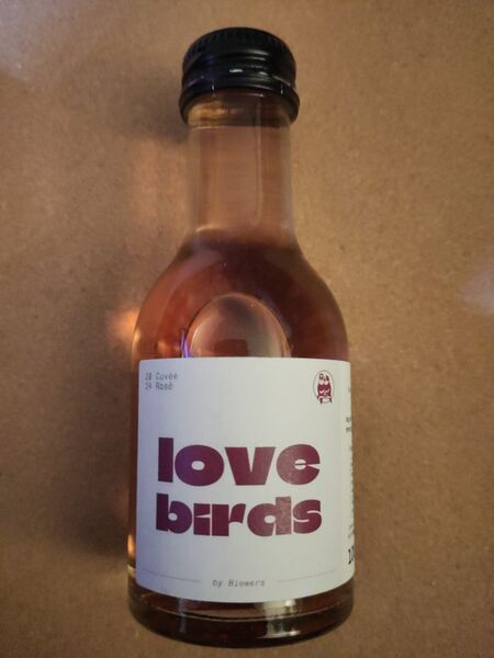 File:20251214LovebirdsCuvéeRosé2024BiewersFront.jpg