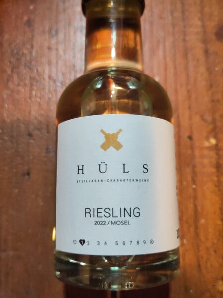 File:20231215Riesling2022HülsFront.jpg